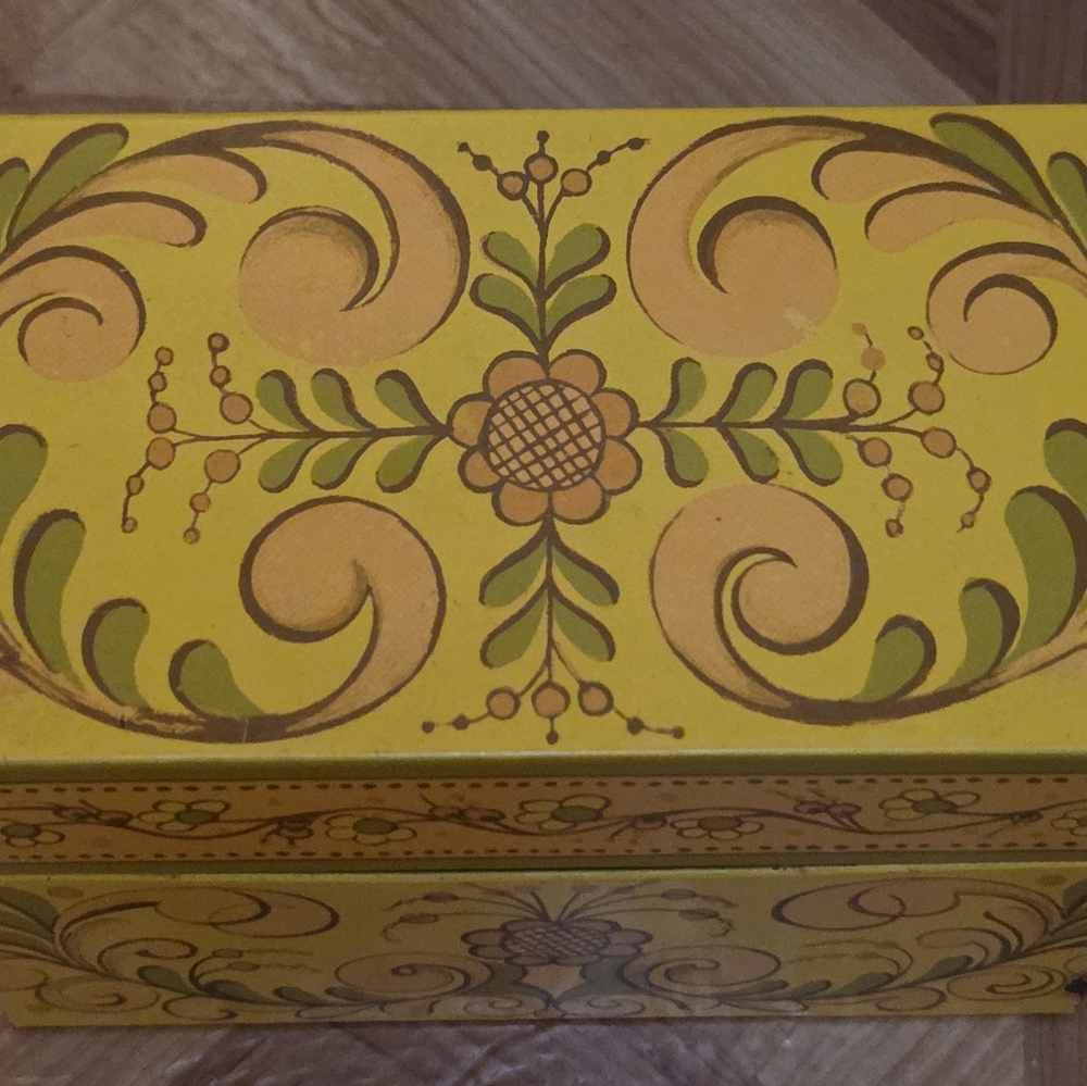 Vintage Avon Tin